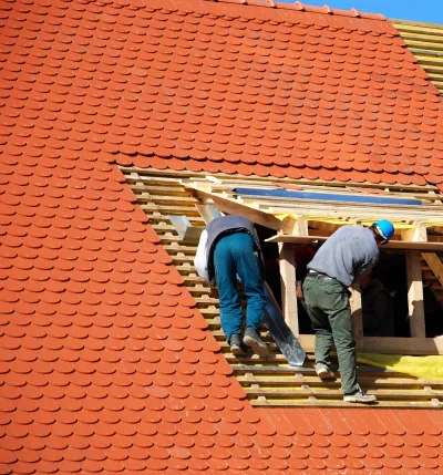 Chantier de rénovation de toiture à Versailles (78)