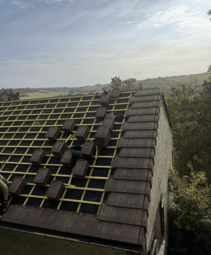 Couverture en tuiles plates à Saint-Cyr-l’École