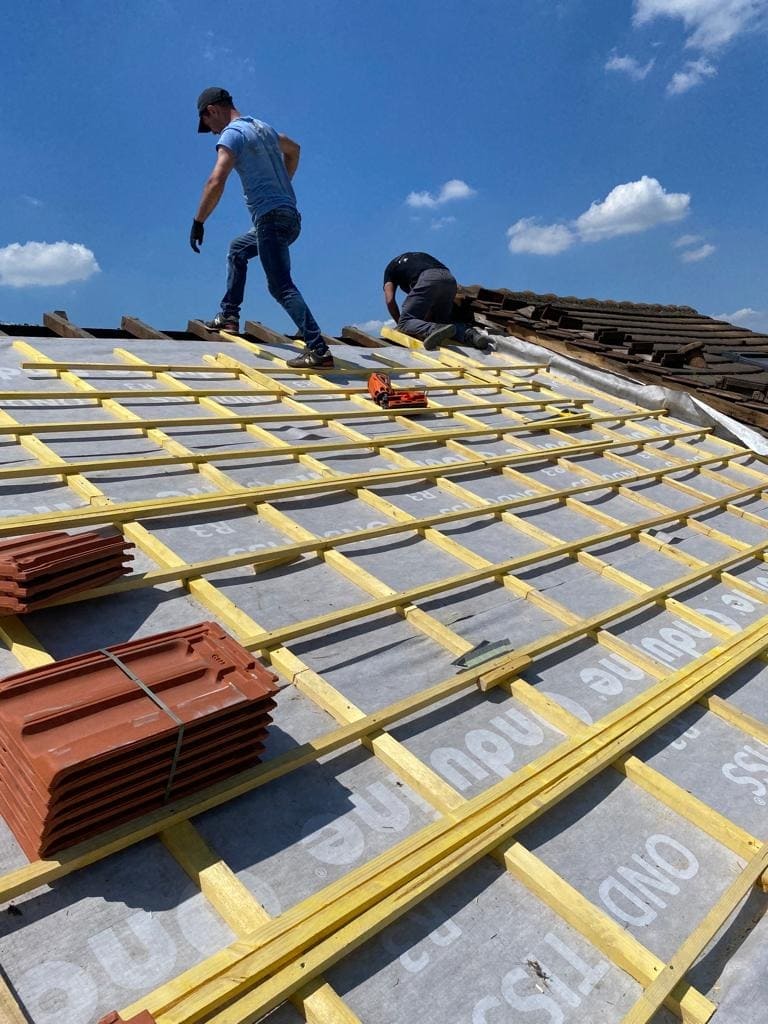 Rénovation complète de toiture ancienne à Versailles (78)